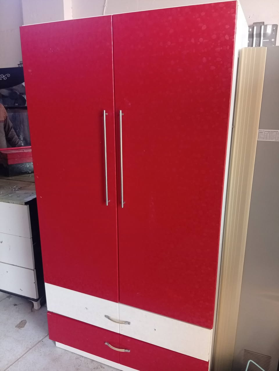 للبيع
كنتور بابين نظيف كلش تركي 
وثلاجة 10قدم شرط شغل 
للتواصل خاص او عبر الرقم ***********
مكاني كركوك
