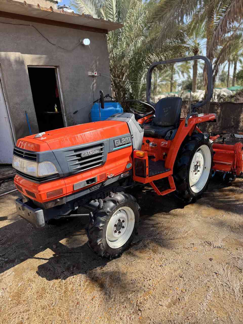 كابوته ياباني دخول جديد GL201
موديل حديث 
النضافه واضحه بل صور 
كاروبه اخت الزيرو 
مكفوله من كلشي نضيفه جدآ 
المواصفات
دبل اكسل4×4
باور استيرن ابلاد PS
رفاس ابلادي 
مكينه مكفوله من الصبغ 
تخم تاير جديد
محرك كير اكسل مكفول شرط الفحص 
العنوان بابل قرب جامعه بابل
للاستفسار اكثر 

***********

ابو مصطفى
