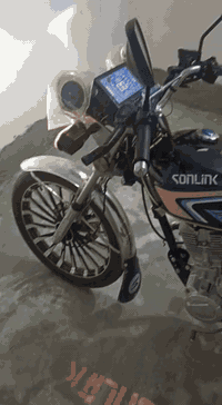 السلام عليكم متوفر دراجه 25 صفر 5 كير محرك 200 ماشيه 150 كيلو دراجه وضع شركه مكان كركوك سعر 825 بي مجال قليل منفيس موجود ***********
