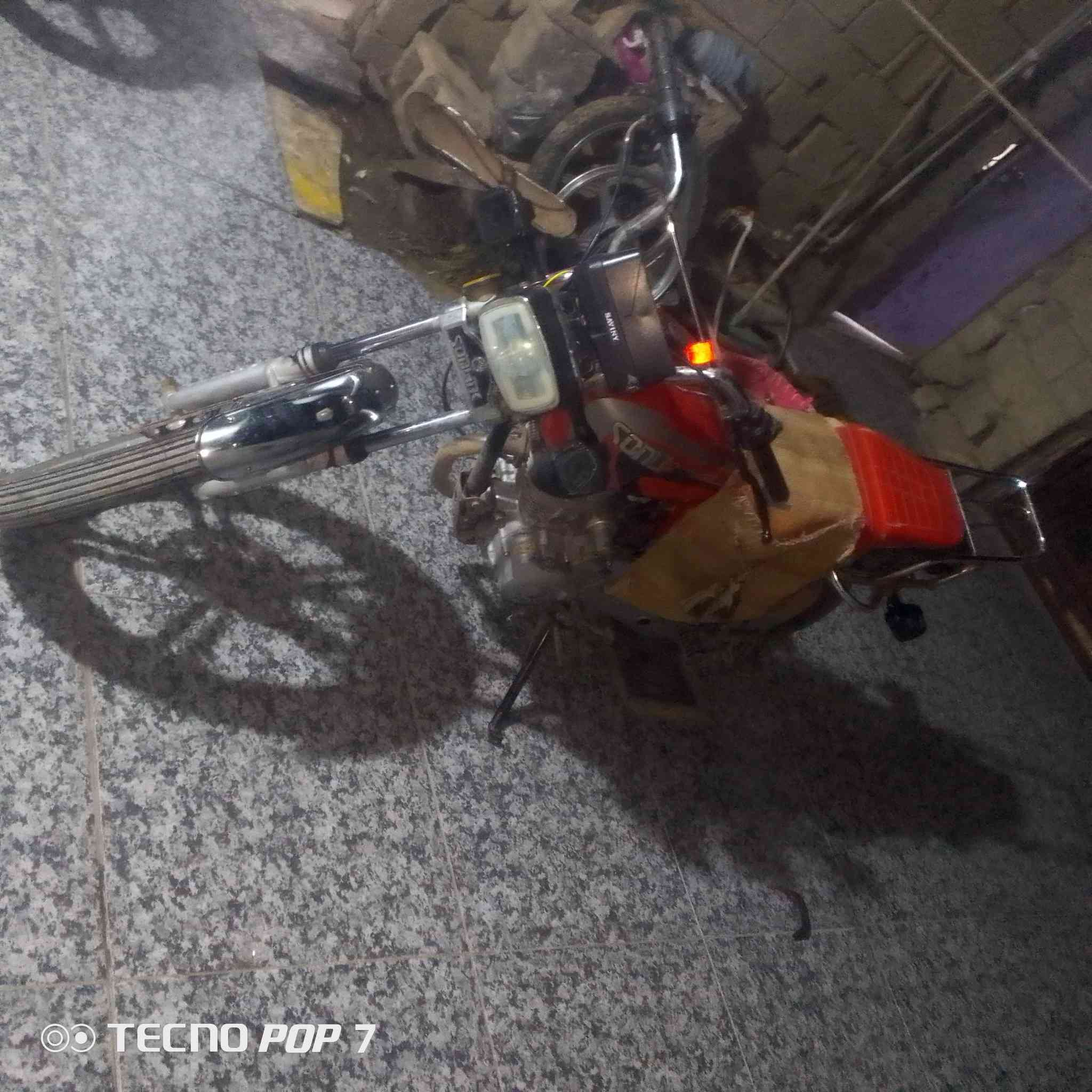 السلام عليكم شباب دراجه سيفان للبيع موديل 2022اي نقص مابيه دراجه حلوه سرعه و معدل  مكاني ديالى الخالص هبهب السعر 475وبيه مجال ل قليل للاستفسار ***********متواجد خاص
