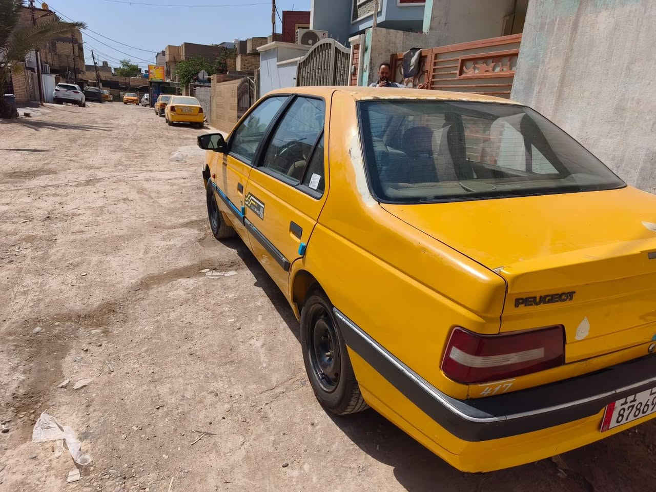 بيجو لميس ٢٠١٣ سيارة كاملة بدون ضربة وصبغ بيهة فقط خياسات قليلة ميكنة كايمة تبريد شغال السعر ٢٤ مجال قليل ***********
