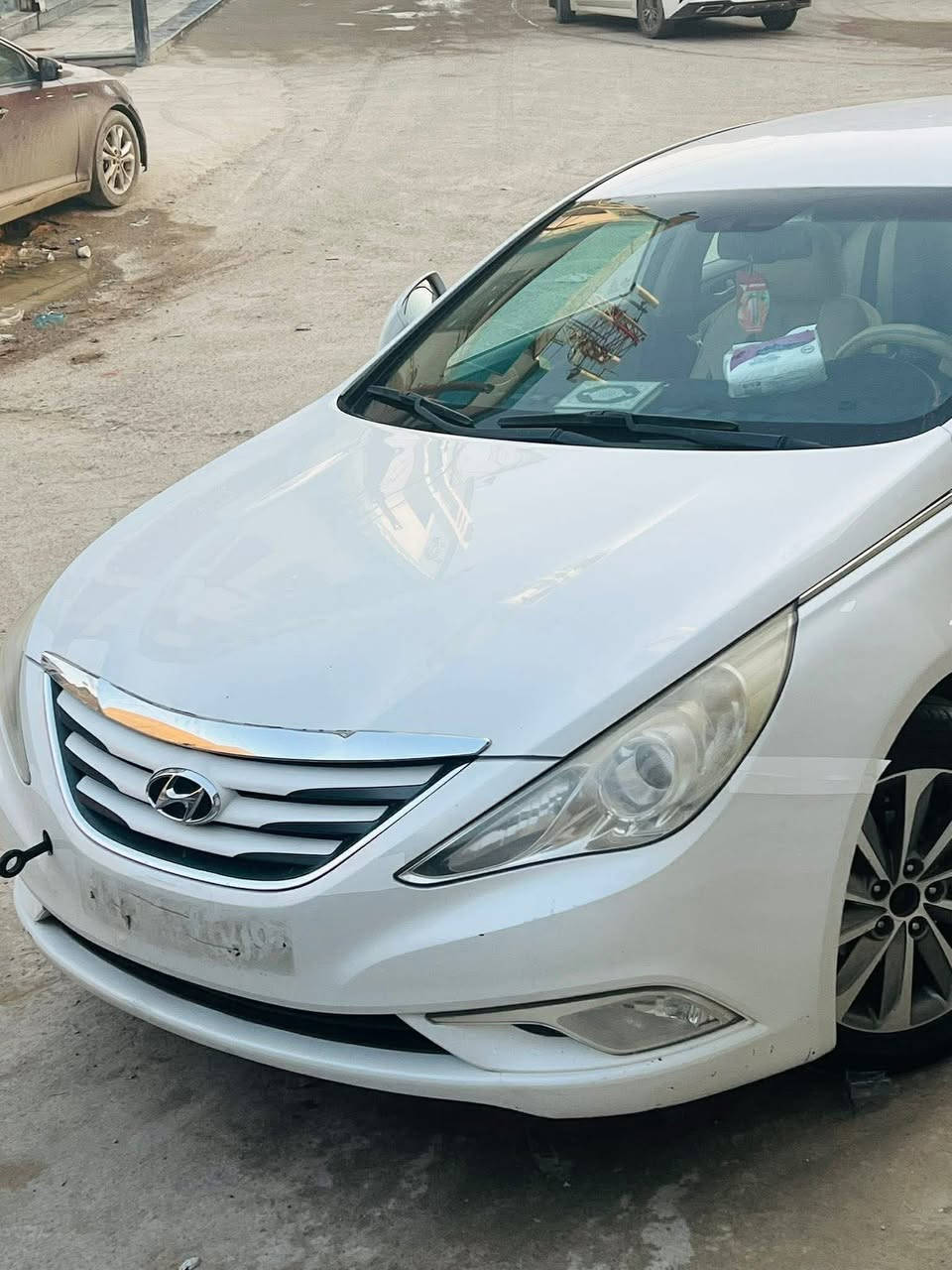 السلام عليكم سوناتا 2015رقم بغداد انكليزي السياره خليجي كفاله عامه  السياره فول عده الفتحه تحكم ستيرن شفتات جهتين تبريد قطعتين مري شفط كأمره حساس خلفي محرك ٢٤٠٠ دوش المرغوب تخم تاير حداديه جديده تبرير خير من الله سياره جديده خير من الله المعرفه السعر الاستفسار اتصال ***********  السياره ترهم مراوس حسب القناعه 
المكان بغداد الدوره
