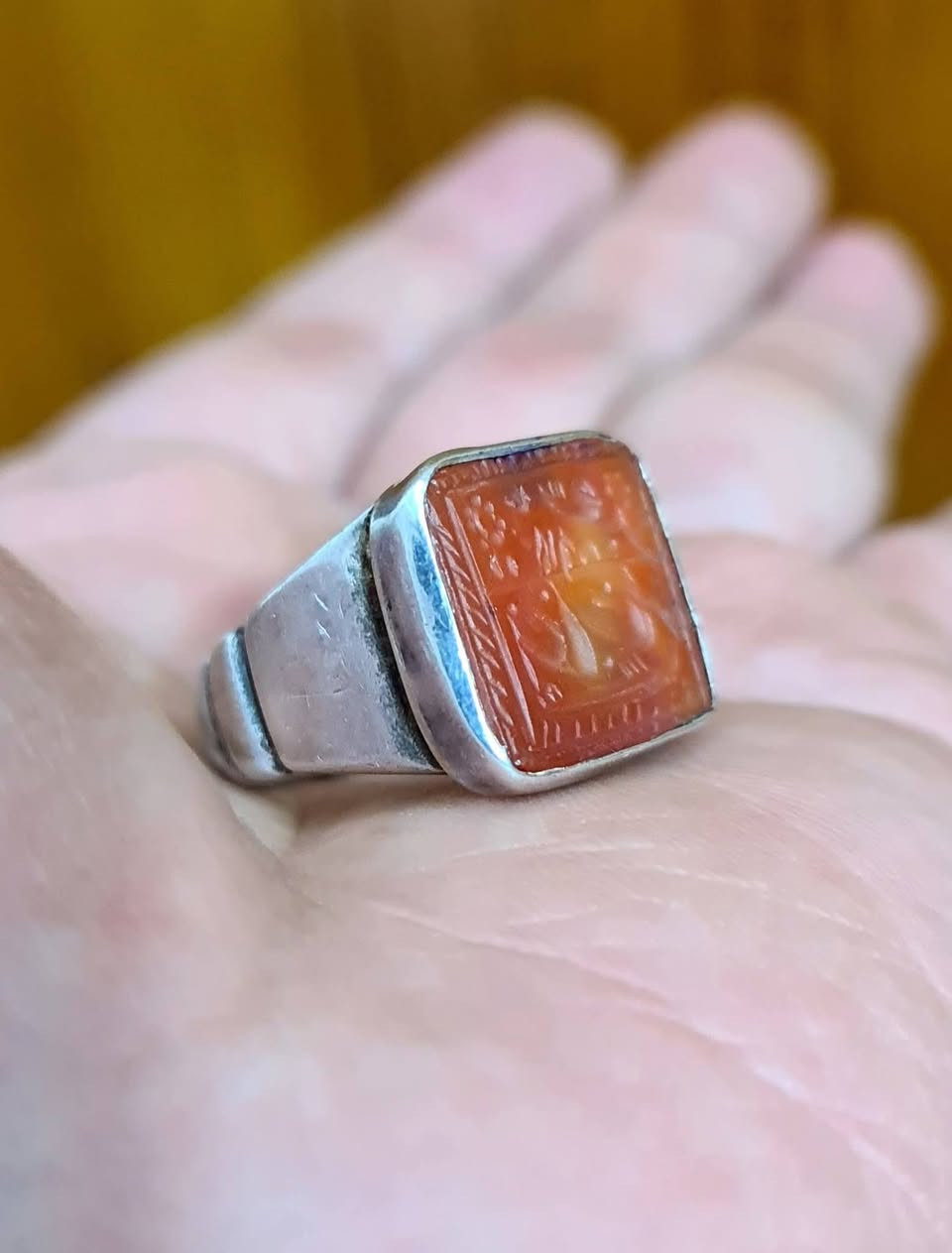 للبيع عقيق يماني قديم صياغة صب ثقيلة يدوية
لون مشمشي قياس 24


**إذا كنت صاحب هذا الإعلان وتريد حذفه لأي سبب، رجاءا أرسل رسالة إلى الدعم الفني**