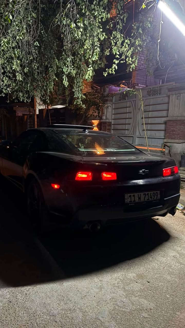السلام عليكم كمارو موديل 15 RS V6
السيارة فول للأخير فتحة شاشة كبيره 
داخلة كلين وهنا صار بيهه قطعة وحدة فقط 
كفالة كير مكينة اكسل كلة مكفول جديدة السيارة تاخذهة متصرف عليهة ربع بيهة ادامة كاملة رقم بغداد باسمي مكاني بغداد السعر 95 ***********
