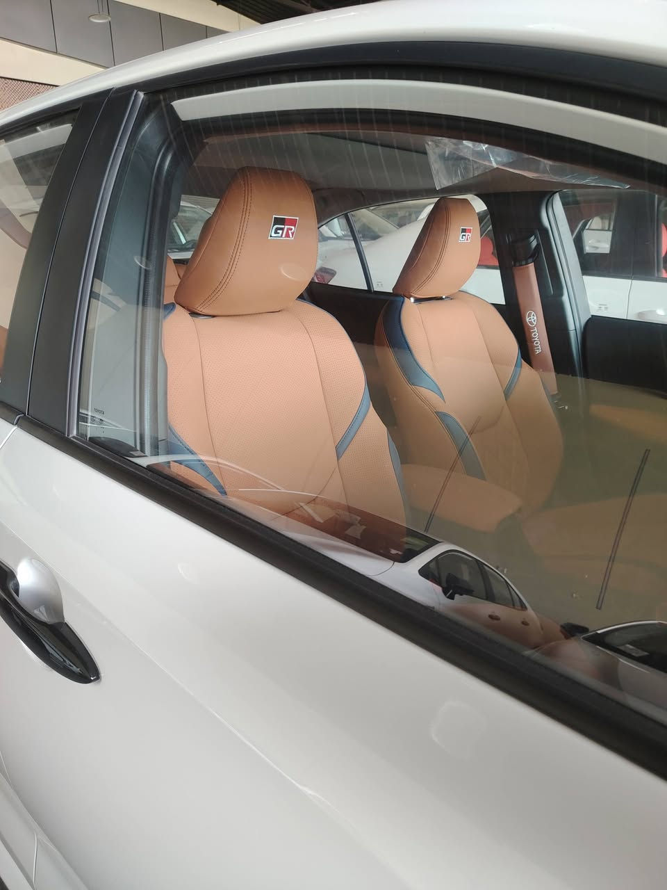 إعلان 📢 فول مواصفات تويوتا كورلا كروس موديل 2025 زيرو داخل قرميدي مقاعد ودشبول والأبواب طلب خاص بلادي من الشركة المواصفات الأهم:✅ محرك 2000 سي سي – 4 سلندر هايبرد ✅ دفع أمامي + ناقل حركة CVT✅ أربع كاميرات نظام تسجيل مع الخزن بزاوية 360 درجة لرؤية شاملة✅ جنوط قياس 17 إنش✅ مصابيح أمامية LED✅ دخول وتشغيل بصمة (عدد 2)✅ إشارات على المرايا الجانبية✅ تحكم كهربائي كامل بالنوافذ✅ مقعد السائق كهربائي + مقاعد جلد✅ تبريد أمامي وخلفي✅ فتحة سقف (سلايد) بانورامية✅ نظام مراقبة ضغط الإطارات TPMS✅ نظام رادار أمامي ومثبت سرعة✅ أنظمة سلامة متقدمة:• نظام تحذير التصادم الأمامي• نظام التوقف التلقائي• نظام تحذير الخروج من المسار• نظام البقاء داخل المسار✅ بلوجكترات + نظام ABS✅ منافذ USB-CC
بغداد- مدينة معارض البياع -الشارع المميز- مجاور سونار البياع📍
لاستفسار يرجى الاتصال على الرقم:
☎***********
☎***********
