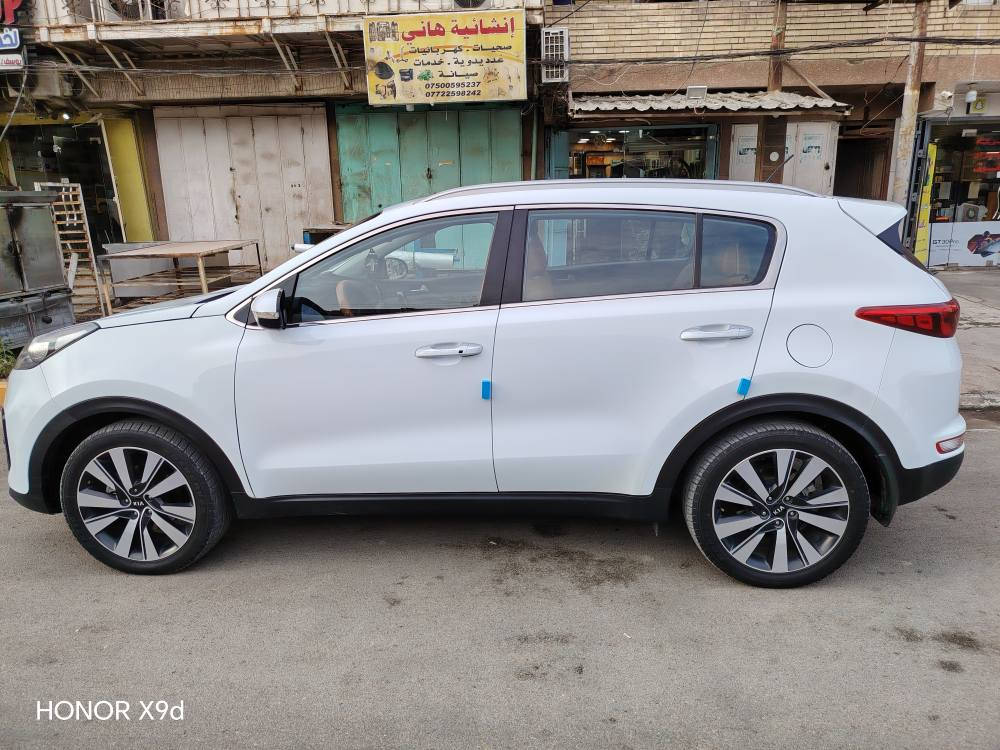 السلام عليكم...
سبورتج ٢٠١٧ خليجي ماشية ٦٨ الف حقيقي مواصفاتها
رصمة ابواب وتشغيل
مقاعد جلد ومغلفة جلد
مري شفط
ترحيب
تخم تايرات وادامة كامله للسيارة
سيارة بيها قطعتبن صبغ بنيد وجاملغ جه السائق
عارضها ب ١٦٠ وبيها مجال مكاني الاعظمية للاستفسار ***********  او *********** بغداد, العراق
