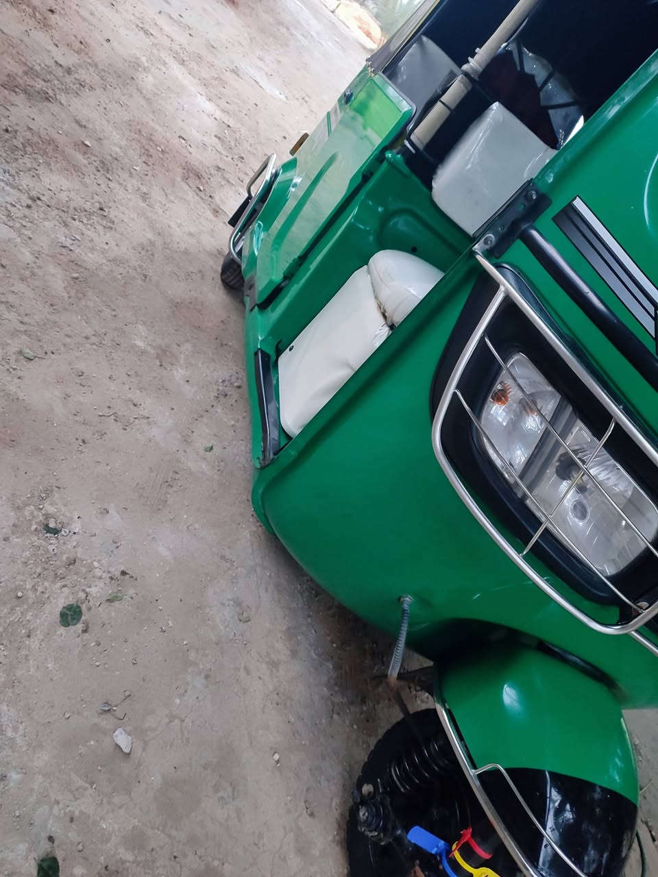 السلام عليكم تكتك البيع موديل 22 كفاله عامه سوبايه دوشمه محوره لوي باجاج رقم كربلاء بسمي سنويه نكليزي تحويل ثاني يوم جاهزه مال جناي كامله كبل الشارع سعر (8) وبيه مجال بصيط مكان بابل الشوملي خاص مامتواجد ***********
