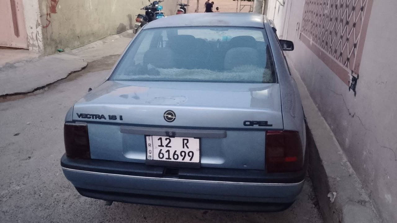 فكتره للبيع موديل ٩٠كير عادي كربون بانزين بيها 
سعر ٤٠سياره بسمي رقم نينوي 
رقم هاتف ***********
***********

