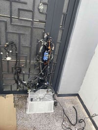 ضيفيره نيسان كوستر 2002 وارد نضاففه100\100  مع قاعده الفيوزات للاتصال ...