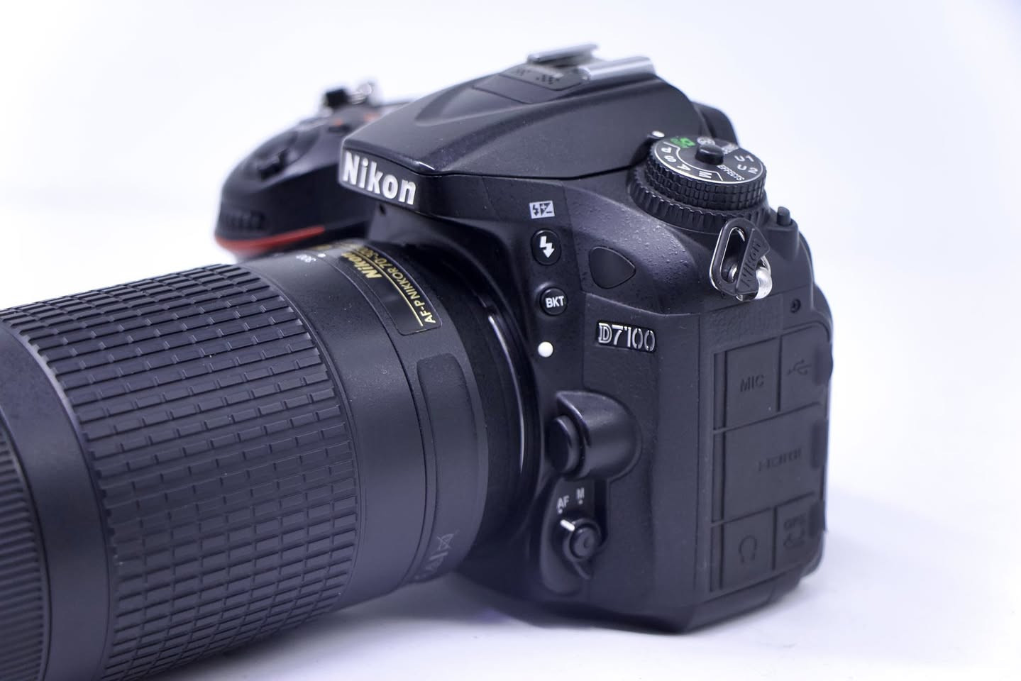 كأمره نيكون  (💣 ✨7100D 📸💣) نضافه 95/100 كامل ملحقات 
📸
1- رام 32✅
2- حقيبه✅
3- حزام كتف✅
4- شاحنه اصليه ✅
5 بطاريه اصليه ✅ 
6- توصاله نقل صور ✅ السعر (⬅️475  الف ➡️) او توصيل مجاني 💫
 ***********

