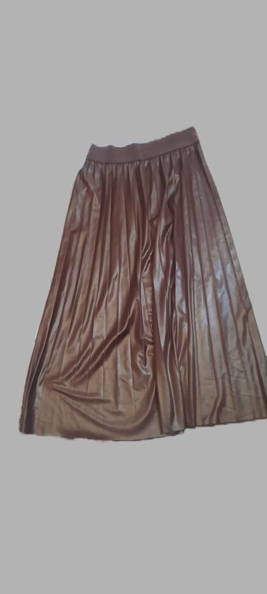 السلام عليكم مجموعة ملابس للبيع سترة قياس ٤٠ جديدة ماملبوسة خردلي هية بل تصوير صفرة بس هية خردلي 
والبلوزة يلبس فري سايز تنورة  جديدة   ... بنطلون قماش يلبس ٣٨


**إذا كنت صاحب هذا الإعلان وتريد حذفه لأي سبب، رجاءا أرسل رسالة إلى الدعم الفني**