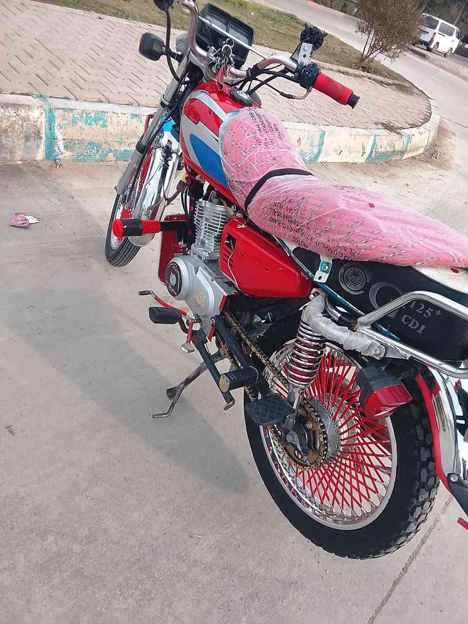 سلام عليكم دراجه تايكر موديل 22 اوراق موجوده مكاني كلار السعر 500 وبيهه مجال مكاني كلار هاذا رقمي ***********
