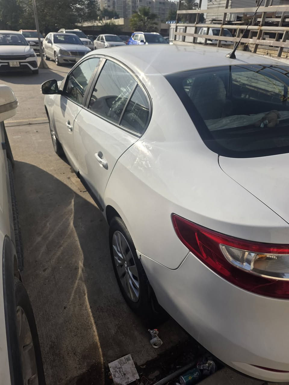 رينو فلونس ٢٠١٦ للبيع
ماشية ٨٠ الف بلادية 
سنتر لوك كلة شغال
دوشمة ولايتات زنون وشاشة 
وتحكم ستيرن جام يصعد وينزل عالريمونت
تقفل وتفتح بصمة
تدفئة تبريد  مكفولة من اي ضربة
محرك قبق اصفر المرغوب ١٦٠٠
سنوية ل٢٠٢٧
سيارة جدا نضيفة 
سعر ٨٥ بيها مجال بسيط استفسار تصل عالرقم
***********
