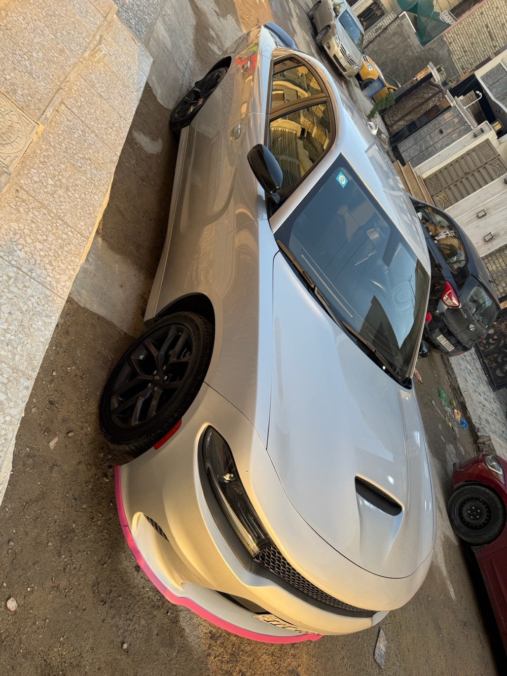 دوج جارجر موديل ٢٠٢٣ لون سلفر Gtرقم بغداد  ماشيه 27الف ميل حادثها موضح بلصور قطعة وحدة فقط  مواصفات الجي تي معروفةً جاهزة من كلشي مابيها اي نقص كلها ع البلاد مكاني بغداد الدورة السعر 255 وبيها مجال للستفسار ***********