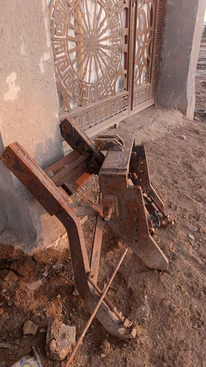 للبيع ذرعان امامي مال فيات حجم 160 ما عوزلهن شي متروكه السعر 400وبيه مجال المكان  واسط قضاء الحي الاستفسار عله الرقم ***********
