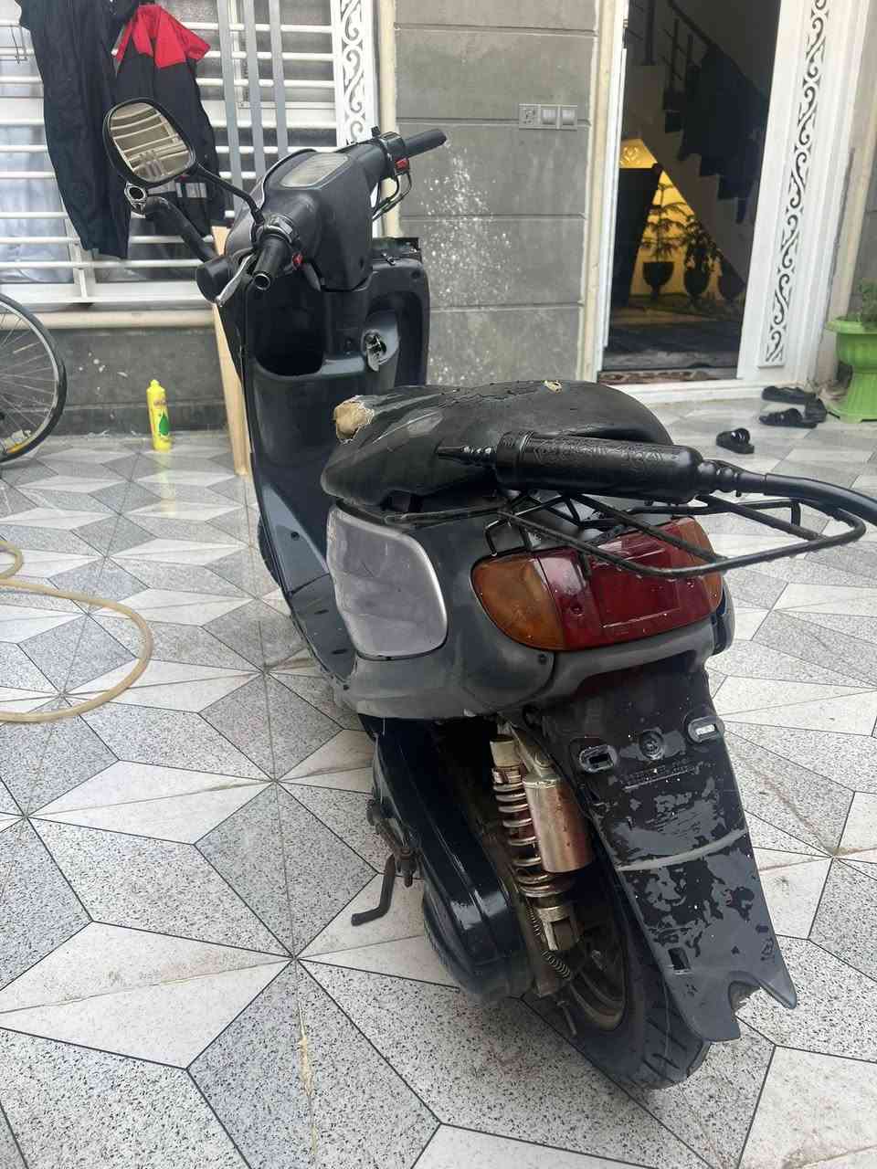 دراجه منغولي دراجه كامت عدي وما عدي وقت اروح اجفتها لان اني طالب جامعه وماعدي فراغ فتحتهم بالبيت اني البوشه والبستم ردت ابدلهم بايدي بعدها بطلت كلت اعرضها للبيع احسن دراجه نضيفه وحلوه مال شغل جفتها وروح وارجع بيها للشغل سعر 125وبيهاًً مجال العنوان كربلاء الحر للاستفسار ***********
