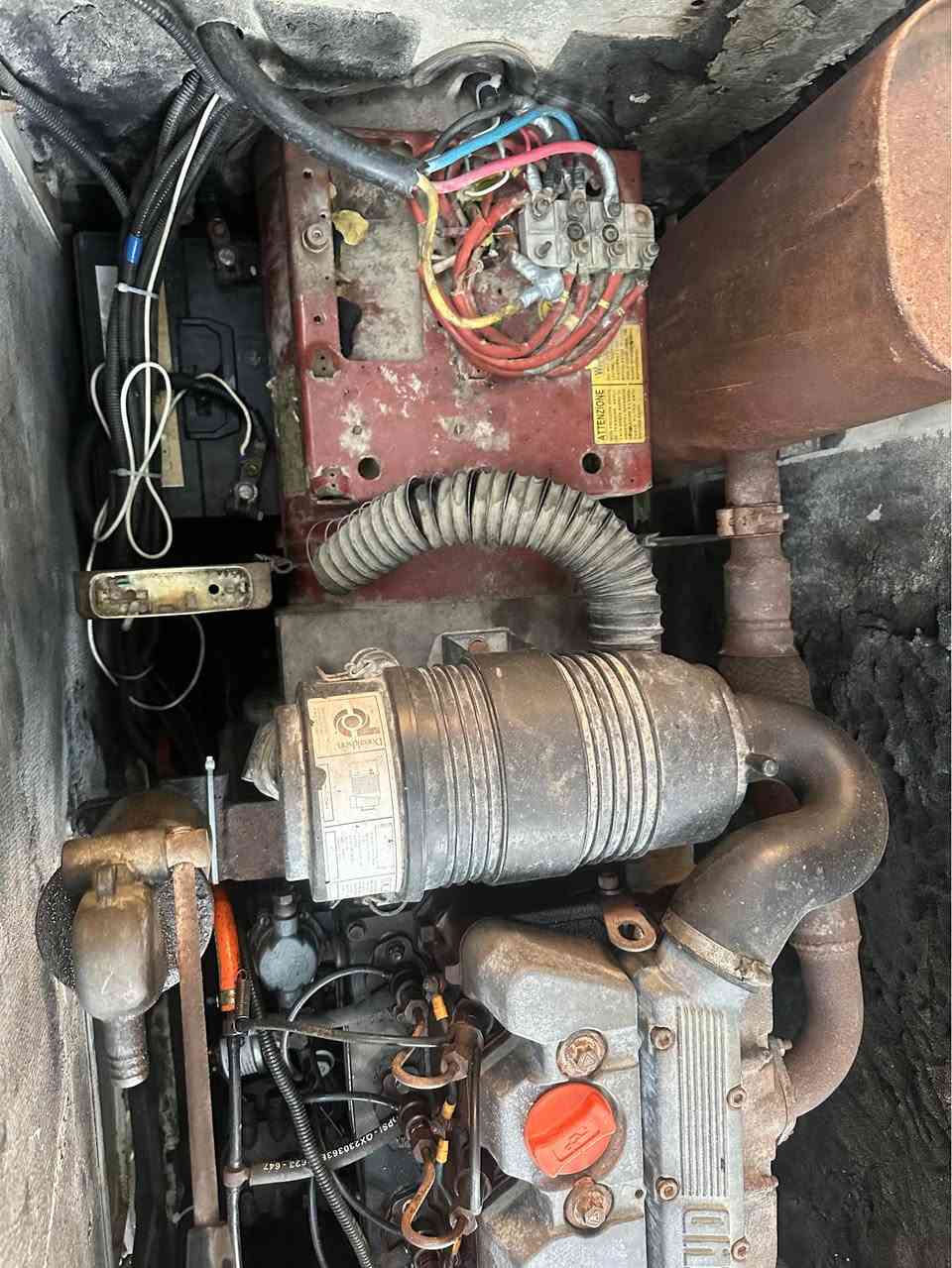 سلام عليكم ، مولدة للبيع كاتم  نوع محرك مولدة لمبركيني  سعة توليد الكهرباء 30 كي في KV  يعني 100 امبير تولد و مولدة  نظيفة  و كلشي شغال بيها  و تحكم كلة بالشاشة 
الاستفسار الاتصال على رقم *********** 
مكاني  البصرة / ام قصر Пермь, Пермский край
