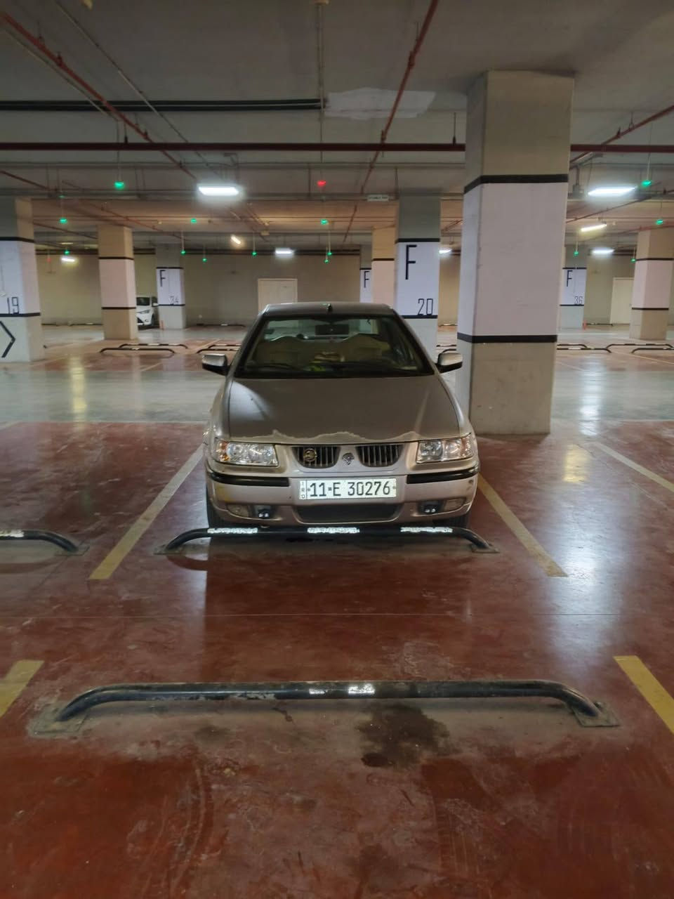 سمند 2012 لون سلفر بدون صبغ فقط الدوس معمره تخم تاير محرك مجفت عام كلج جديد بيه طخه بلباب عكس السايق الخلفي وشويه من الدوسه السعر 52ورقه عنوان بغداد حاليا السياره موجوده في مطار بغداد ***********
