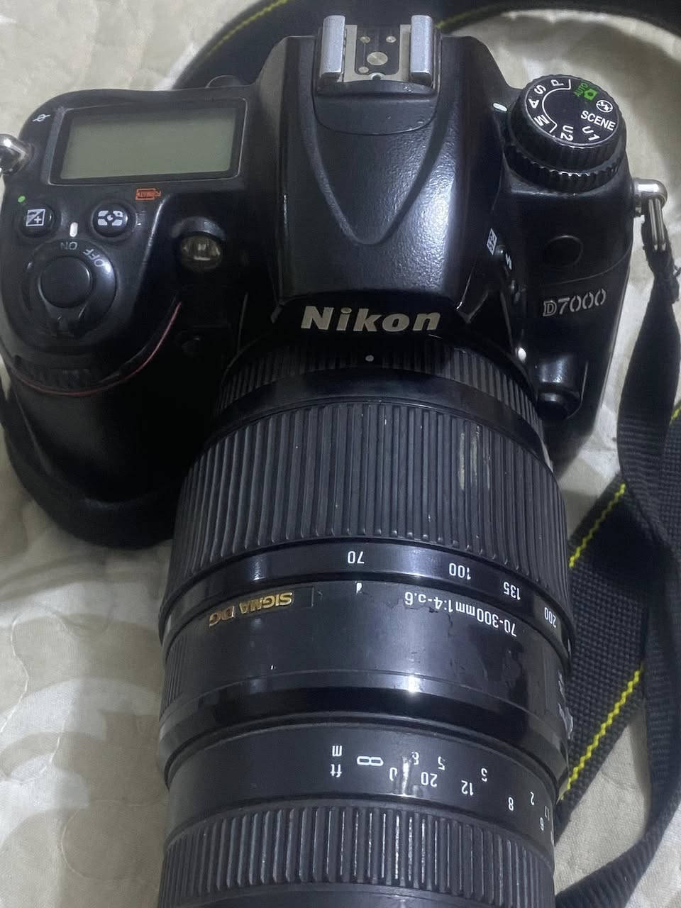 نيكول D7000كامره نضيف  وكآمل الملحقات  بيع ومراوس ترهم  حسب القناعه ***********
