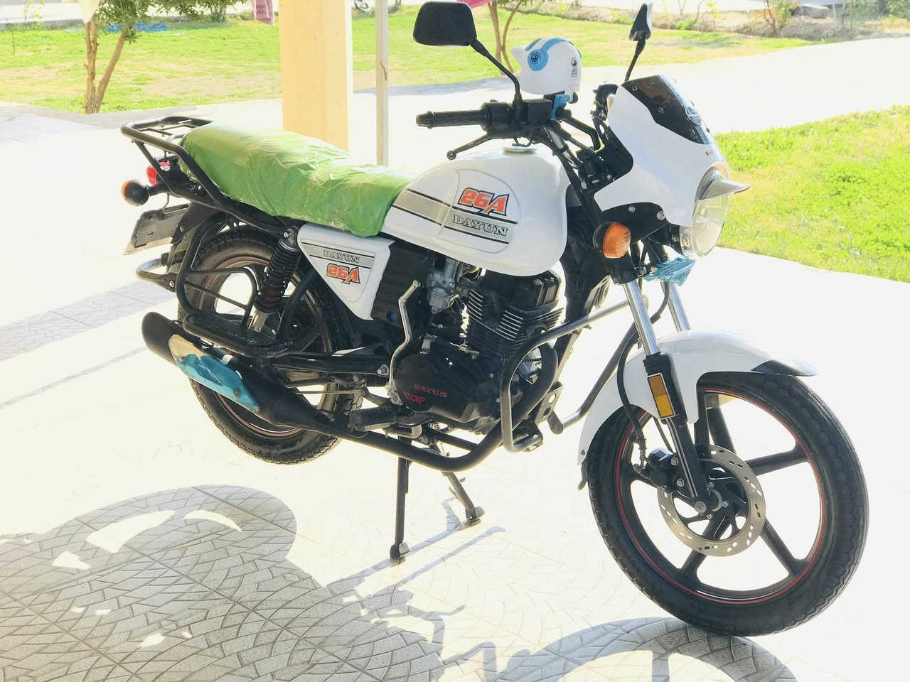 سلام عليكم ورحمة الله وبركاته 
دراجه دايوان 2023 طالعه ب 2025
رقم وسنويه نكليزي 
ماشيه 9 الف فقط
شرط ع وضع شركه 
ديالى بعقوبة ناحية العباره 
***********
