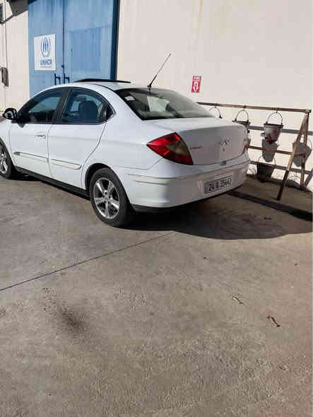 chery a3 2014 
بيده عمو سبغه گير مكينه بشه رتن سياره فول مواسوفاته سلايته كوشن جلده حساسه شاشه و كاميره يه رقه م سه نه وي جديدن سعر 70 مجال 
ره قه م موبايل *********** دهوك
