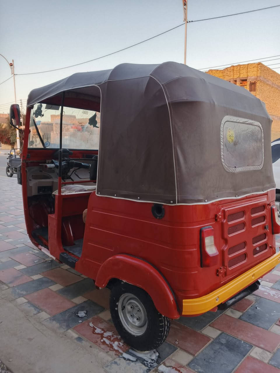 تكتك للبيع مديل 18شهر8رقم بسمي سعر4500 شراي يجي خاص مكاني ناصريه للفهود ***********
