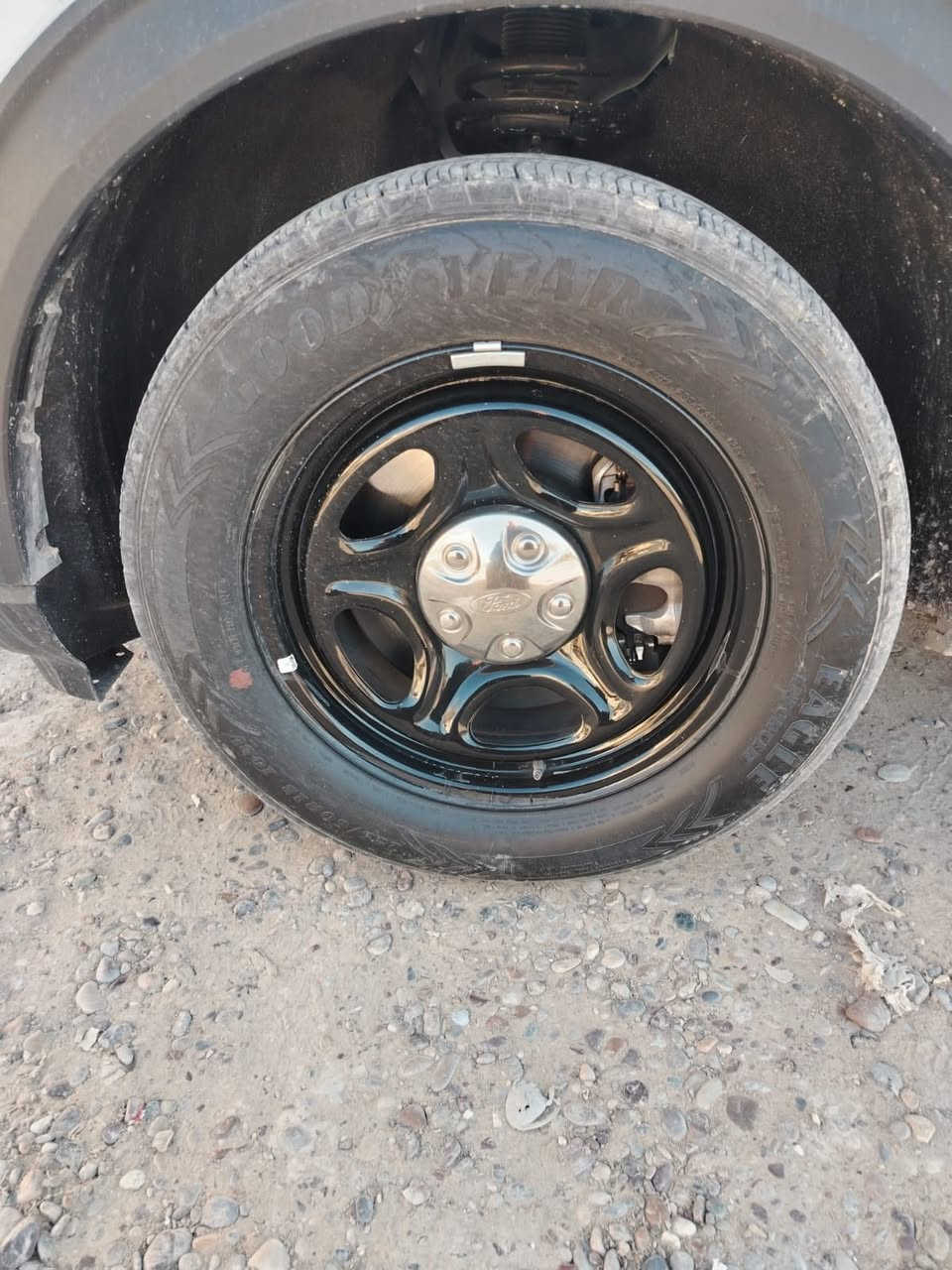 السلام عليكم 
للبيع اوياله فورد اكسبلور تخم بوليسي  
شرط النضافه فول مال زيرو 
الاستفسار  ***********
