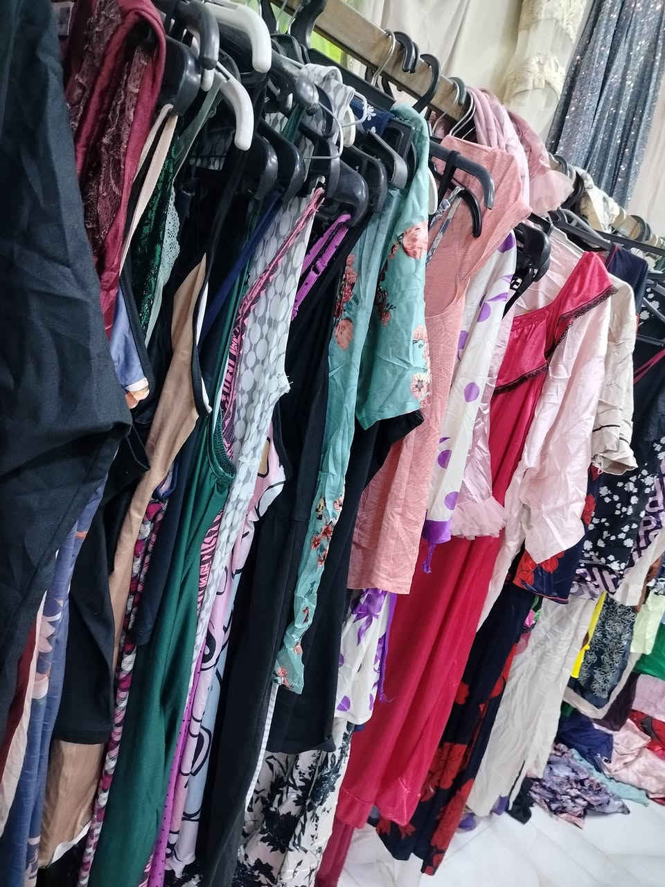 السلام عليكم .تم وصول بضاعه جديده درجه أولى .. جبه نساىي خليجي ...دشداشه نساىي ...تراكسوت فوك جوه نساىي...  كلابيه نساىي درجه اولى دشداشه رجالي كلابيه رجالي بدي رجالي بجمامه رجالي قميص رجالي بنطرون رجالي
العنوان شارع المعارض مقابيل مطعم كهرمانه  ***********وحياكم الله …
