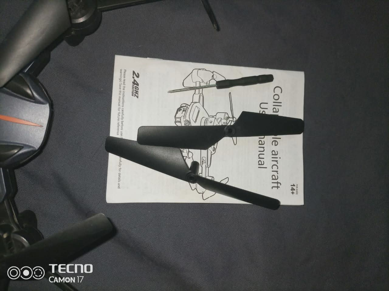 يا ولد، عندي درون P11S-MAX جديدة كرتونة، الجهاز ما مستخدم، بس فتحت الكرتونة وتأكدت منها، والدرون تشتغل مثل الورد ومابيها أي نقص ولا عطل.
​ليش هاي الدرون اختيارك الصح؟
​حالة الجهاز: جديدة تماماً (خارج من الكرتونة) ومناسبة جداً للي يريد جهاز جاهز للطيران فوراً.
​المواصفات: كاميرا ممتازة للبدايات، نظام ثبات بالجو (Altitude Hold) يسهل عليك التصوير، وتصميم قابل للطي يخليك تاخذها وياك لأي مكان.
​الوضعية: الجهاز كامل بملحقاته (الريموت، البطاريات، الشاحن، والريش)، وكل شيء بكرتونته.
​السعر: [اكتب السعر اللي تريده]، والسعر بيه مجال لعيون الطيبين.
العنوان: الناصرية - كرمة بني سعيد.
للي يريدها أو يحب يستفسر، يراسلني وتساب فقطط فقط ***********.
