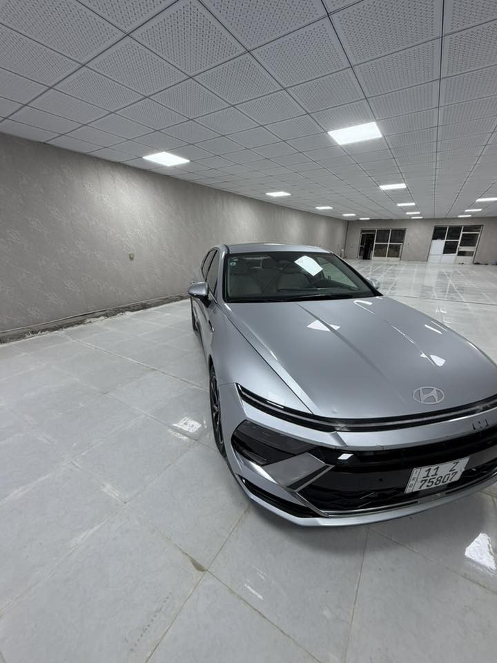 ⸻

🔥 للبيع — سوناتا 2025 (SEL) 🔥

Hyundai Sonata 2025 SEL
 • 🇺🇸 وارد أمريكي
 • 🔄 تحويل مباشر (ثاني يوم)
 • 📍 المكان: بغداد / المدائن
 • 🚗 الممشى: 15 ألف ميل

🛠️ الحالة:
 • حادث: قبق + جنطة + جاملغ خلفي
 • بدون أضرار مؤثرة على الهيكل
 • سيارة نظيفة جداً ومرتبة

⚙️ المواصفات:
 • محرك 2.5 لتر اقتصادي وقوي
 • قير أوتوماتيك
 • شاشة كبيرة + نظام حديث
 • حساسات أمامية وخلفية
 • كاميرات
 • رادار + أنظمة أمان
 • بصمة تشغيل + دخول ذكي
 • مواصفات SEL المعروفة

💰 السعر:

18,700 دولار 🔥 (بيه مجال بسيط)

📞 للاستفسار:

***********
