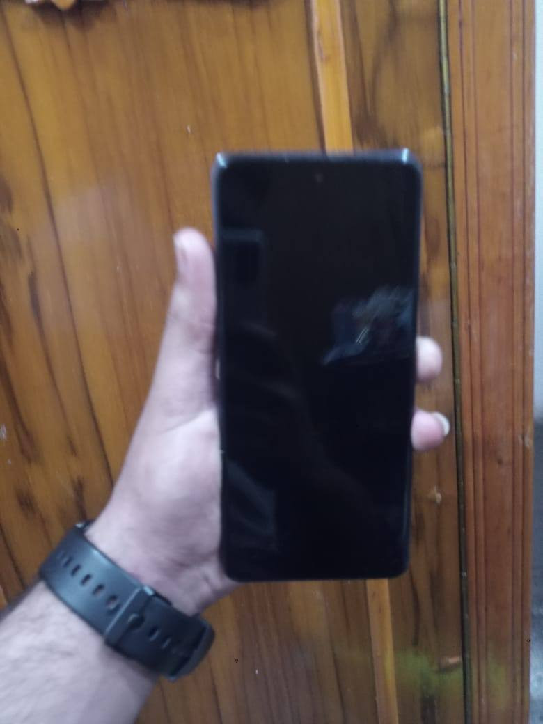 سلام عليكم انفكس هوت  40برو نضيف مثل ما موضح كدمكم معارضه مع اكس ماكس أو بيع حسب القناعه***********
