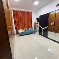 بيت للايجار ابو غريب الشهداء موقعه بصف ركن مساحة ١٥٠ بناء جديد صارله س...