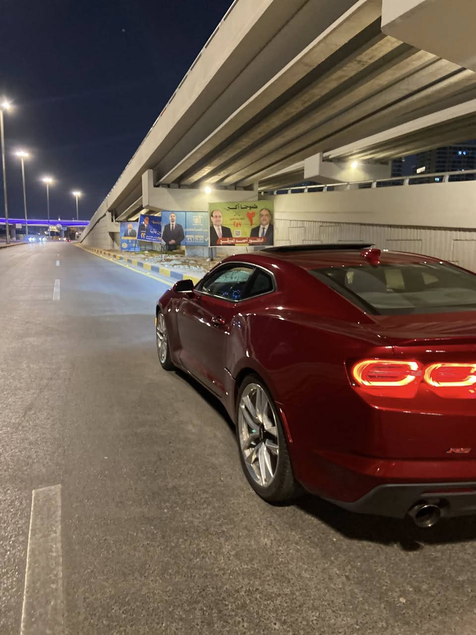 السلا م عليكم 😌
كمارو وارد موديل 2023 RS  
مكينه V6  -3600 💪
لونهة احمر كرزي مميز 🍒
السياره كلش نضيفة 
السياره جاهزه من كل النواحي 
اي نقص ما بيهة ✅
حادثهة تبديل قطعه وحده فقط 
جاملغ امامي  +صبغ الهلال الخلفي  + البنيد بيه بارد جداا 
بسيط السياره بدون دواخل وبدون شواصي حادثهة بل قطع الخارجيه ✅
ايرباك دركه فقط ✅
السياره رقم بغداد استيرادنه و ب اسمي جاهزه للتحويل ✅
السياره مواصفاتهة معروفه 
فتحه بل سقف  ✅
سماعات من شركه BOSE✅
كير اوتو 10 نمر ✅
3 مود قياده شفتات للكير العادي ✅
لايت زنون ليزري بلادي ✅
كشنات كهرباء ✅
سايد بريك كهربائي ✅
ويل كب 20 بلادي ✅
لد محيطي داير الشاشه ✅
بك لايت سموك بلادي✅ 

مكاني بغداد الجادرية  قرب جامعة بغداد  اي ستفسار متواجد واتساب 
***********  
السعر.  (19,500)
