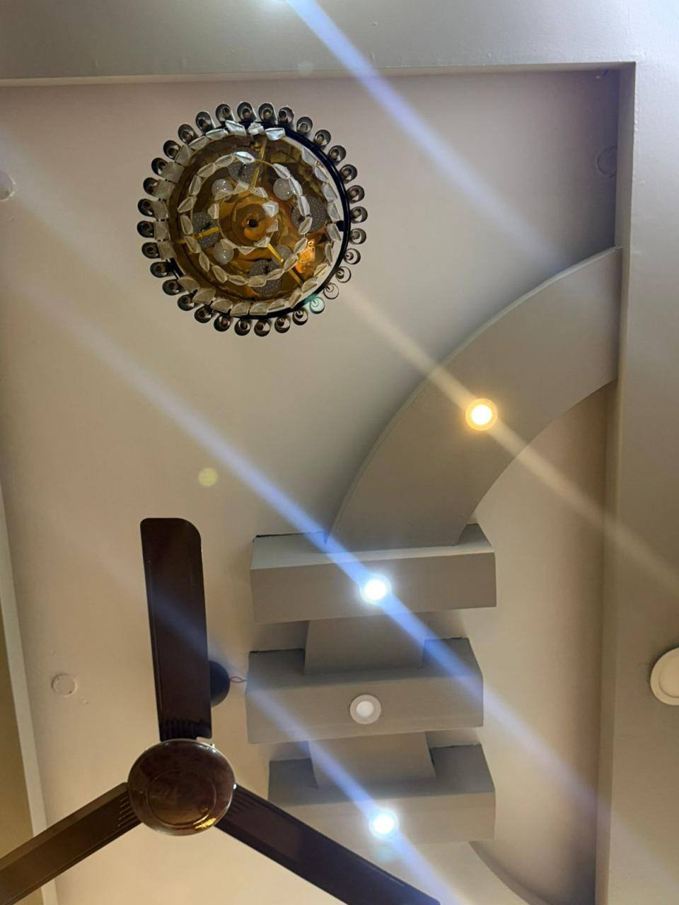 بيت للبيع100م بحي اور شارع سبيس 
مقابيل ملعب ناصريه الخماسي 
واجهه 10نزال10
عرض شارع 10م
بناء درجه اولى بناء2023
يتكون من جوه غرفه وصاله ومطبخ وصحيات واستقبال 
فوك 3غرف وصاله وصحيات 
سعر260مليون
للاستفسار وتساب ***********
