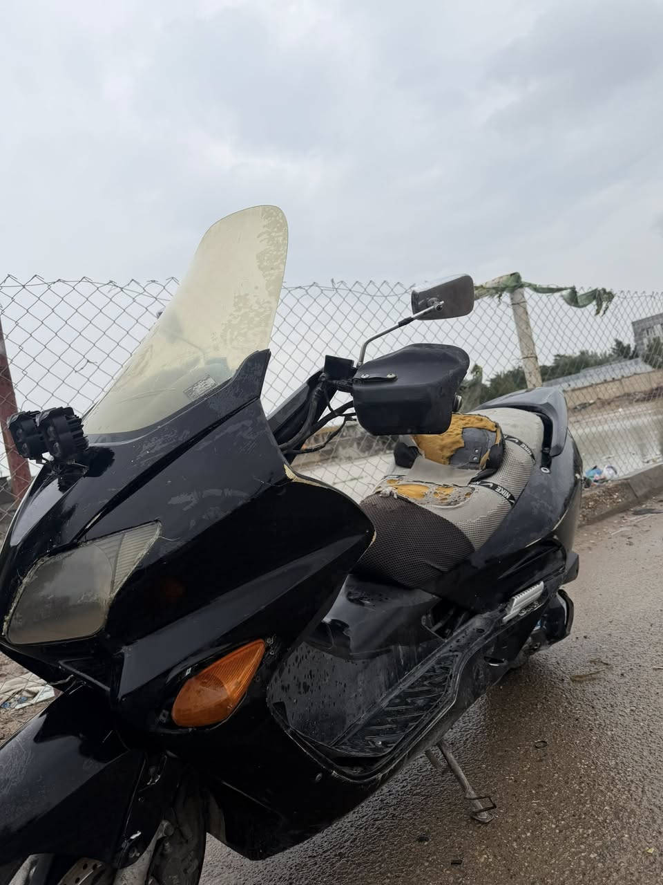 من رخصت الدمن مكلف بل نشر دراجه فورزه صفر 6  دراجه نضيفه ومرتبه ومابيها اي نقص (ماعده كشن ) درجه كلشي شغال بيها نكره لايت بومه ٤ ألوان ماعده لايته لبلادي سعره (450)وبيها مجال حك جيتك الرقم (***********)
