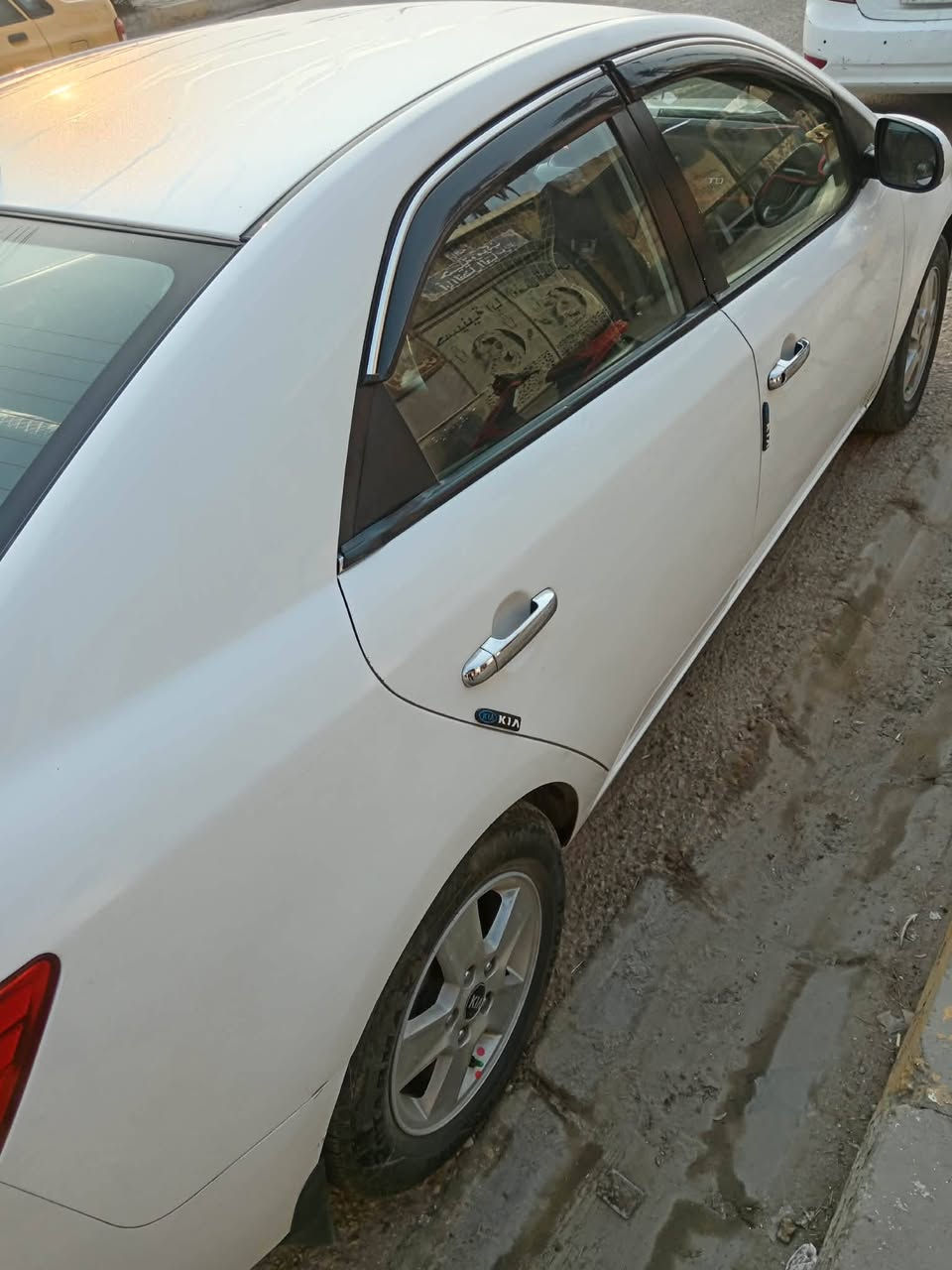 سيراتو 2012 خليجي 
قطعتين صبغ 
كير مكينه حدادية تدفئه تبريد تخم تاير كله جديد كفاله 
سعر ٨٨ وبيه مجال قليل جدا 
للأستفسار.  ***********
المكان ديوانيه شاميه صلاحيه
