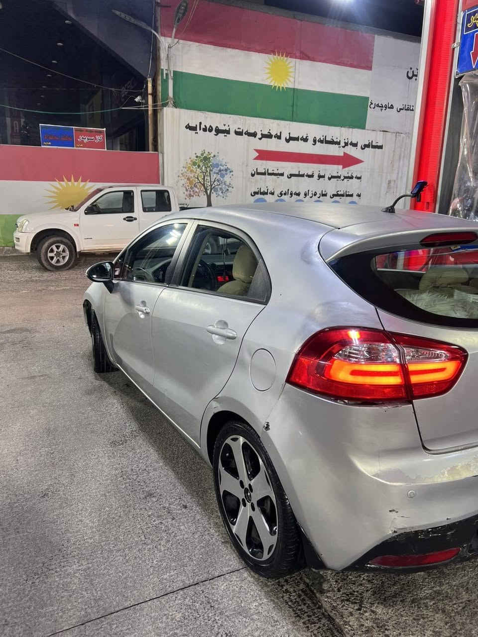 كيا ريو 2015كوري وارد خليجي فول مواصفات تدفئة وتبريد ومري شفط سلايد دبل كير محرك مرغوب مكفولة رقم اربيل  الجديد 
ب85 ورقة 
المكان اربيل
الضرر ضربة بلجنطة وخدوش بسيطة


**إذا كنت صاحب هذا الإعلان وتريد حذفه لأي سبب، رجاءا أرسل رسالة إلى الدعم الفني**