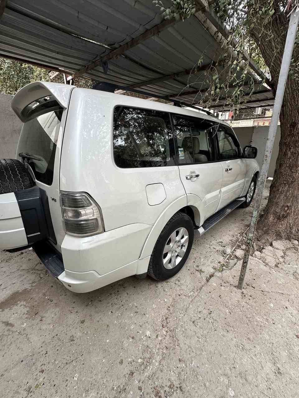 للبيع باجيرو ٢٠١٤ حبتور رقم مميز فول مواصفات حجم المحرك ٣٥٠٠ المكان بغداد الكرخ للاستفسار ***********
