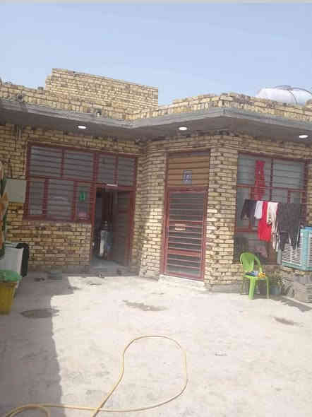 السلام عليكم
بيت للبيع او للمراوس 

الموقع:الحمزه الغربي حي بابل 

المساحه:180

متكون البيت من صحيات خارجيه وداخليه

غرفتين نوم صاله مطبخ منور وممر وستقبال

السعر:50وبي مجال

النوع:زراعي

للاستفسار الاتصال على الرقم ***********

او خاص 👍🏻
