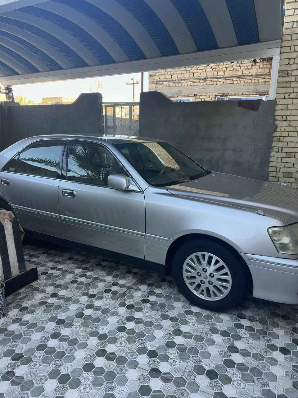 ‏سلام عليكم ‏ملكة كراون موديل 2000 رقم ذي قار سنويه 2027 ‏ كفالة عامة أربع دكم بدون فتحة بالقمره عنوان ذي قار الشطره الاستفسار اتصال على الرقم *********** غير متواجد بالفيس
