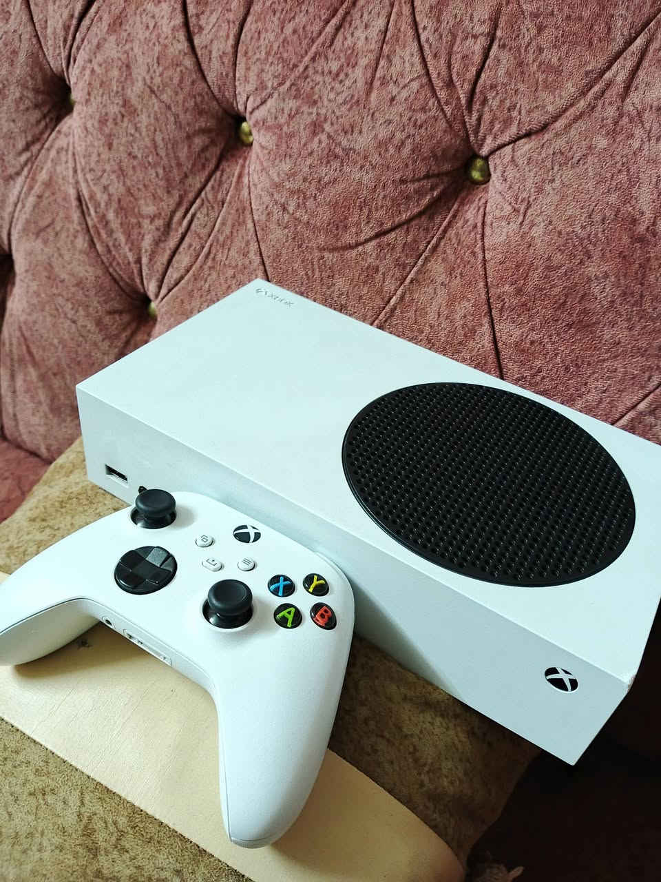 السلام عليكم
سيريس اس 512 اصدار( موديل 2024 شهر 11

غير مفتوح +استخدام 7 اشهر

مع USp شبة جديد
 
+ جوستك بي خلل LT فقط

المكان بغداد الغزالية يتوفر توصيل 

السعر ***********واتساب
