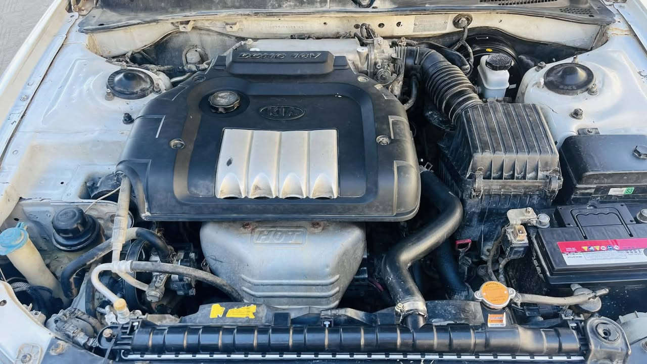 السلام عليكم 
اوبتما 2001 
كير مكينة لا تنقيص ولا تبخير
تبريد ثلج 
سنويه 29  باسمي رقم بغداد دولي 
تحويل ثاني يوم
مصبوغة عام للجمالية 
منضومه بريك جديده
راديتر جديده
باتري جديد
تخم تاير نضيف حيل 
بابل الاسكندرية 
***********
ب60 وبيها مجال
