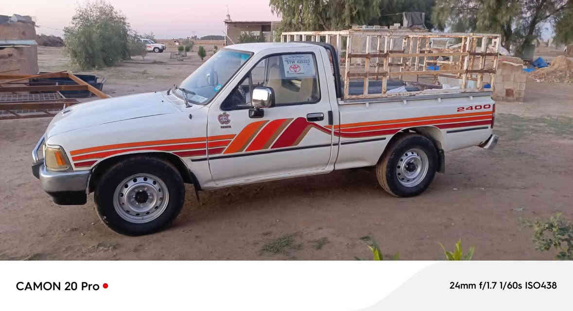 السلام وعليكم للبيع بيكم موديل 1993رقم كركوك انكليزي سنويه لل2030شرط التحويل هزه جديده شرط كير ومحرك وكسل وشاصي  كلا مكفول  اكروسيده مرشوشه حزام للجماليه اثر جراد مكان السياره ديالى العظيم الهاتف ***********//***********
