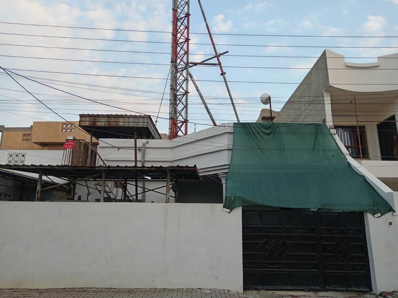 دار طابو طابق واحد للبيع
عليه برج اسياسل الوارد السنوي
٥ ملايين ومؤجر حاليا ب ٣٠٠ ألف بالشهر 
المساحة / ٢٠٠ متر
العنوان / كركوك حي العسكري خلف صيدلية كردستان
السعر / ١٦٠ مليون
للاتصال / ***********
