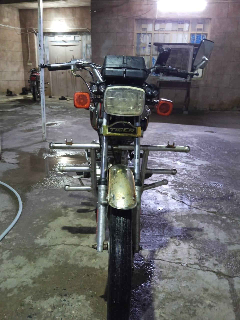 اسلام عليكم ورحمة الله وبركاته موطور تايكر 2020وزن ثقيل ابو الدرع  للبيع نضاف فول كهرائيات كله شغاله بي منفيس المكان ناحيه الشوره رقم الهاتف ***********السعر 450قفل
