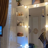 مرايا • رفوف • خشب تگمة