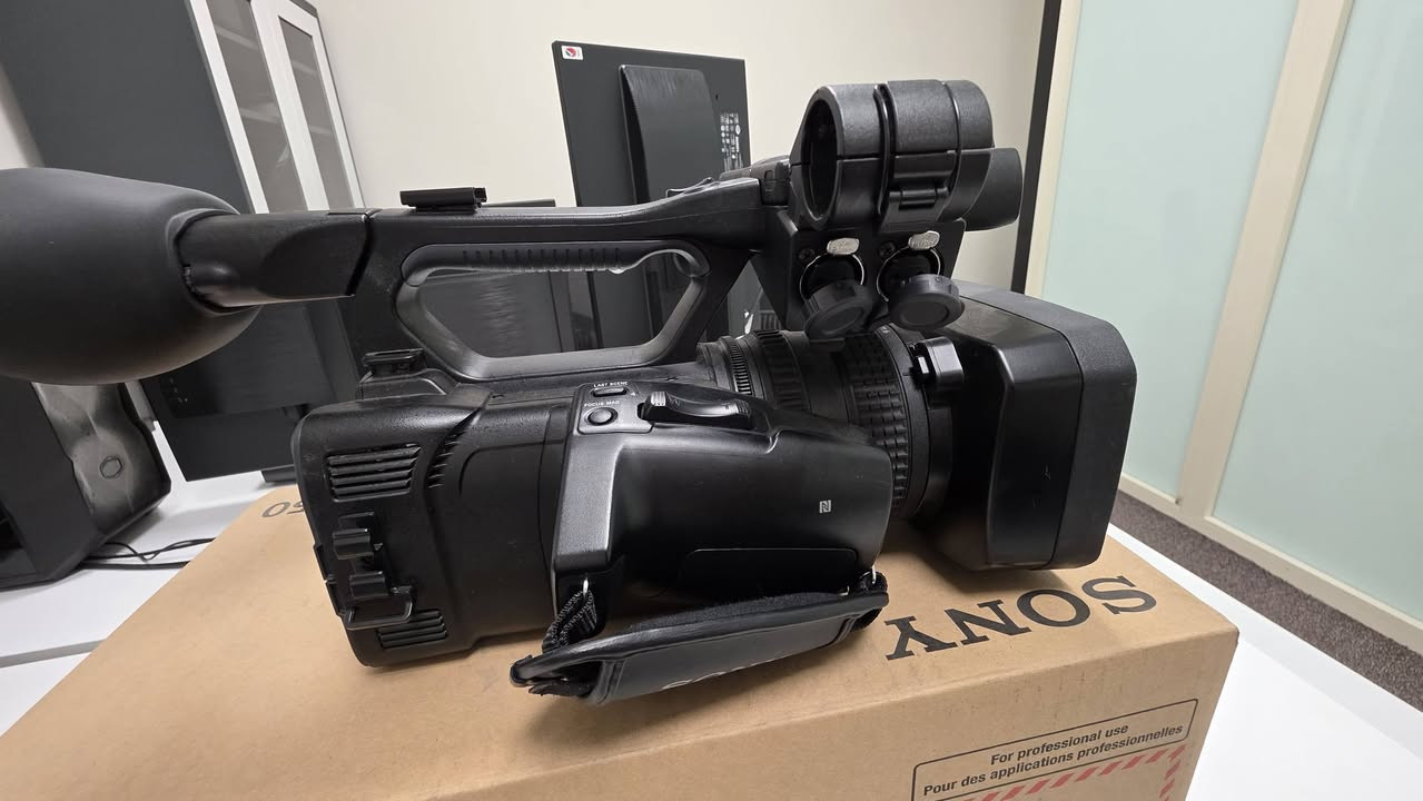 کامێرای Sony PXW-Z150
4K UHD و Full HD بە خێرایی 120fps (بۆ سڵۆ مۆشن).
 1.0-type Exmor RS CMOS بۆ وێنەی ڕوون تەنانەت لە ڕووناكی کەمدا.
12x ئۆپتیکاڵ زۆم (تا 24x بە کوالێتی بەرز).

نرخ 18 وەڕەقە
7502015251


**إذا كنت صاحب هذا الإعلان وتريد حذفه لأي سبب، رجاءا أرسل رسالة إلى الدعم الفني**
