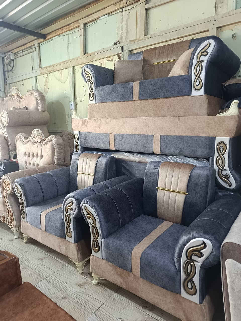 #يقدم معرض نور الامير بتخفيضات 
#التخامه باسعار مناسبه 
#العنوان كوت العزه 
#ملاحظه نستبدل القديم بالجديد مع فرق 
#ويوجد لديناا دوشمه التخامه ودولوين 
#الاستفسار اكثر مراسله الصفحه او تصال بالرقم التاليه 
👈🏻***********
***********👉🏻
@اشاره
