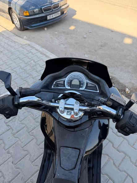 جديدة 100%  
حجم المكينة 125 اقتصادية بالصرف وشلعة ومعدل
غير مقفولة السرعة
ماشية 16 الف حقيقي
تايرات جدد100%
دهن اصلي وبانزين محسن وسوبر جنت افولها 
السعر 14 ونص ورقة
***********
مكاني كربلاء كربلاء
