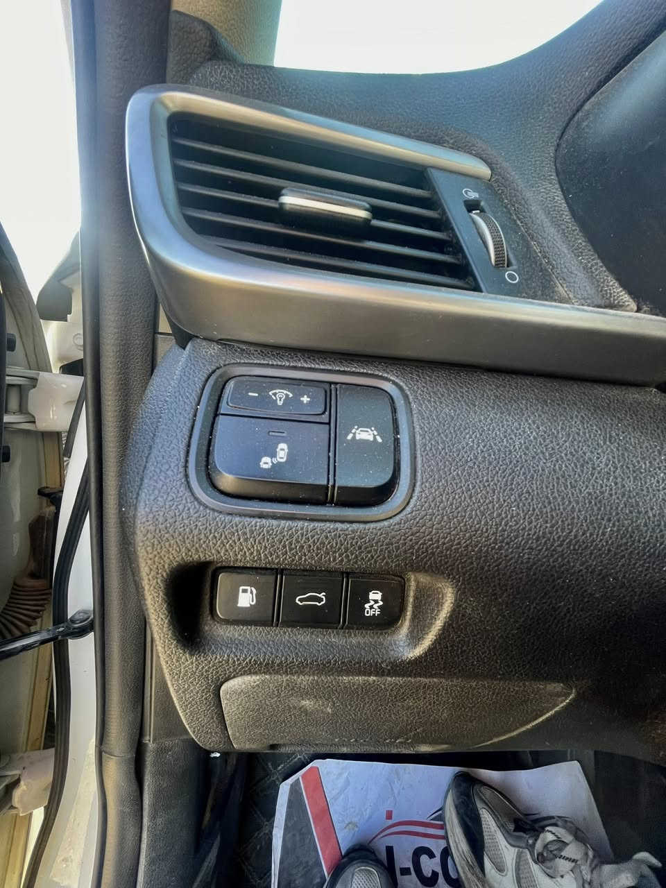 كيا اوبتيما 2019 وارد امريكي محرك 2.4 فول مواصفات بصمة +بانوراما + رادارات + تحديد مسار + نقطة عمياء + مثبت سرعة + جنطة كهرباء + كرسي سائق كهرباء السيارة ما بيها نقص، حادثها خلفي بدون ايرباك ومصلّح درجة أولى، قبق الجنطة مبدّل والجاملغ معدل ومصبوغ وبيه حادث ب امريكا باب بلادي تبديل وصبغ  
صور الحادث بلمنشور والسونار ع خاص
رقم السياره نجف
السعر 145
***********
